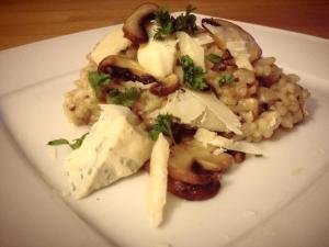 559735_345694342203642_360516067_n